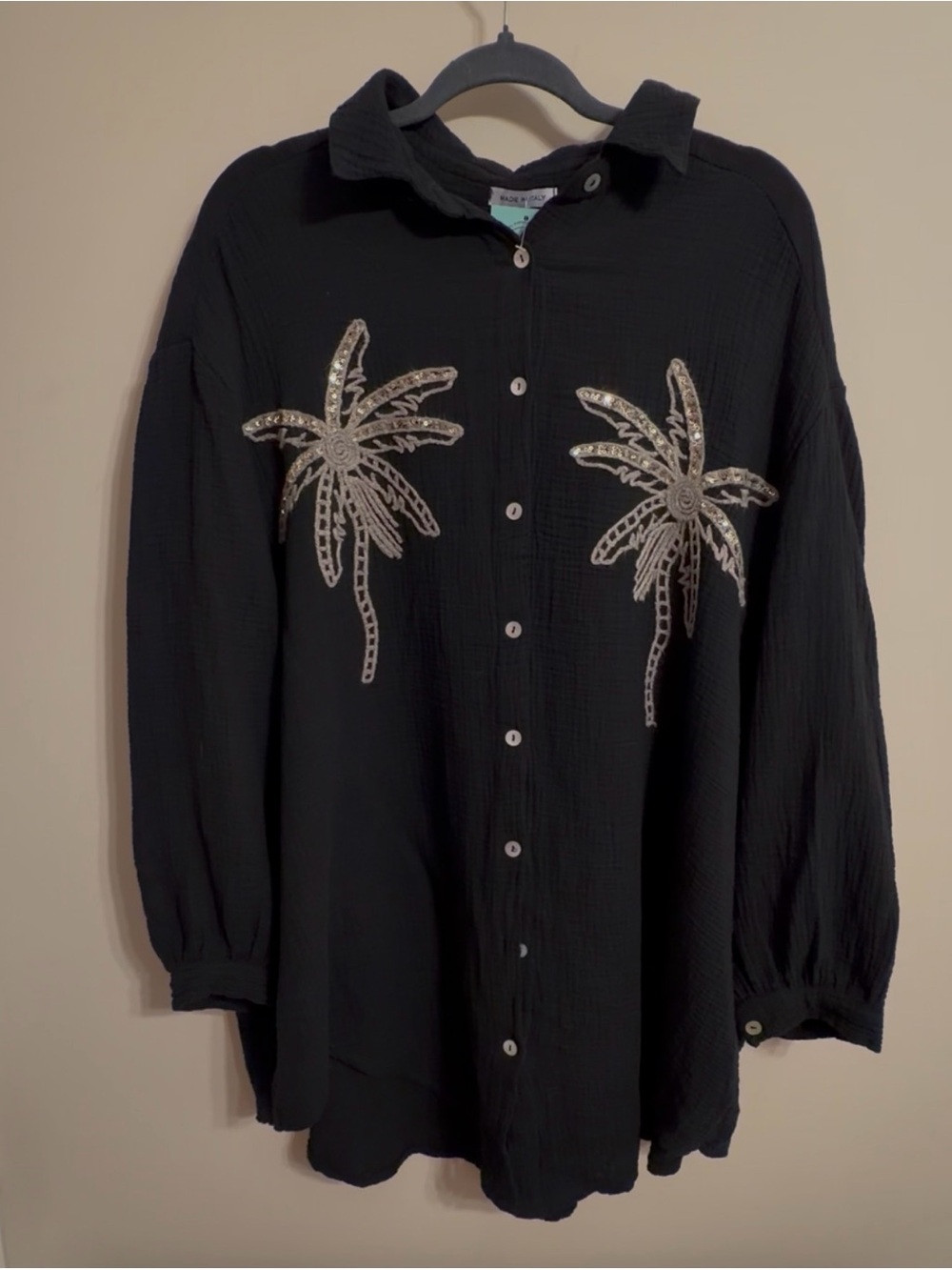 LOOWIE Black Embroidered Palm Tree Button-Down Shirt OS
